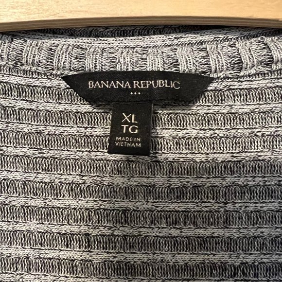 Banana Republic long lightweight sweater in XL - grey, black, white - Picture 2 of 3